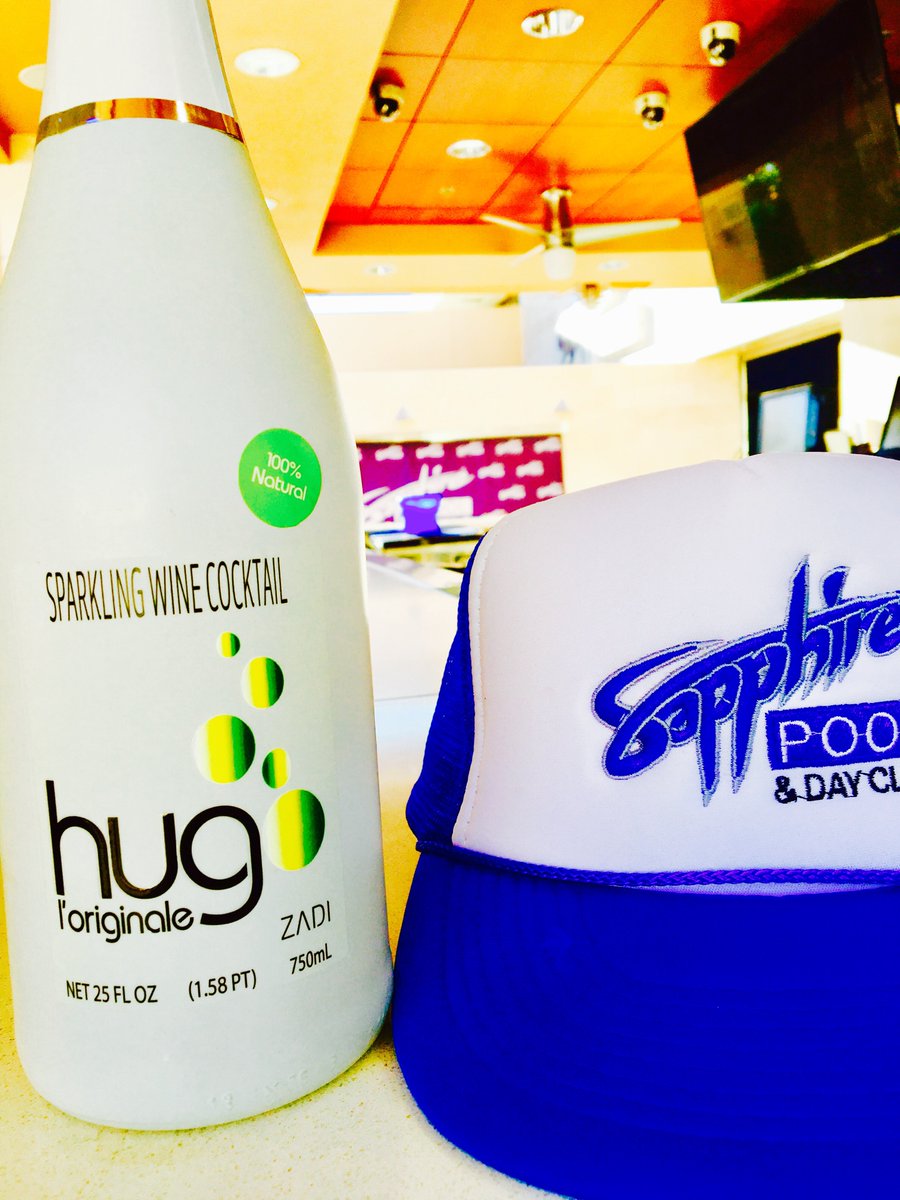 SapphireLV702's tweet photo. Keep your summer body! Enjoy %100 natural, low calorie Hug L'Originale Sparkling Wine🥂🍒🔥#beachbod #poolsidebabe #LV https://t.co/9XQuUHMsxy