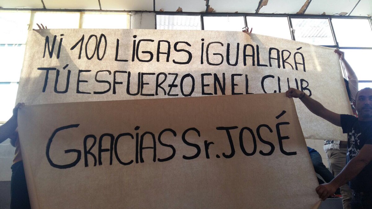 ORNvendrell's tweet photo. El nostre petit homenatge per a José; lluitador, implicació i incondicionalitat pels nostres colors! GRACIAS JOSÉ https://t.co/b6kbzyXqj0