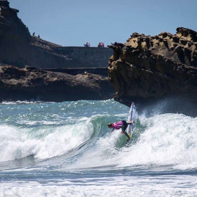 Super happy to have made it through my heat today here in Biarritz, France!🏄🏼‍♀️🇫🇷 Such an awesome energy this place has!✨💫🏰 <a href="/ISAsurfing/">International Surfing Association</a>