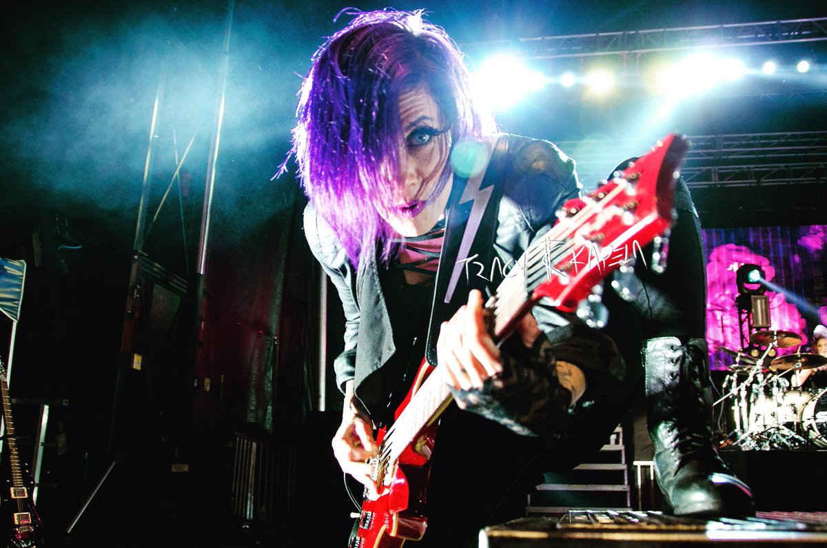 tracykapela's tweet photo. Killin it @koreycooper 💜 @skilletmusic  #koreycooper #skillet https://t.co/2cUynD9L7n