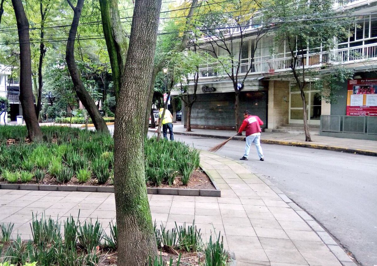 Este sábado la jornada de <a href="/DelCuauhtemoc/">Cuauhtémoc Del Moral</a> y <a href="/OficialiaCDMX/">Oficialía Mayor del Gobierno de la Cd. de México</a> fue en Circuito Ámsterdam! Gracias a los servidores públicos que participaron!