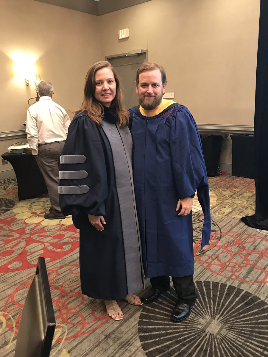 jimbglenn's tweet photo. Jim and Dr McGee #smugrad https://t.co/AWH8tnDoD5