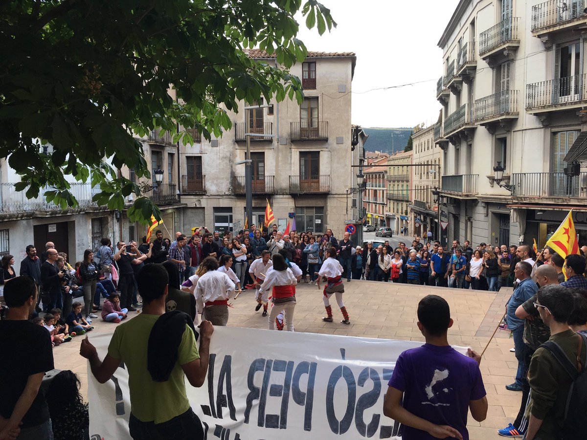 CUPBerga's tweet photo. Ha quedat clar, presó pel Teti? Ni parlar-ne! @TetiAbsolucio #Guanyarem
#Berga #PaïsosCatalans https://t.co/pCqrfyiovr