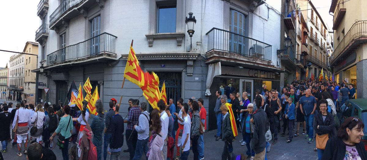 CUPBerga's tweet photo. Ha quedat clar, presó pel Teti? Ni parlar-ne! @TetiAbsolucio #Guanyarem
#Berga #PaïsosCatalans https://t.co/pCqrfyiovr