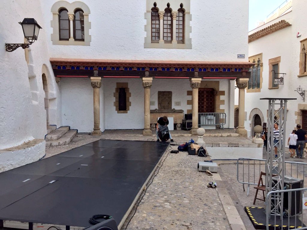 punttv's tweet photo. Tot preparat per la segona nit de #Coalescence al @lumensitges! #sitges #sitgesanytime #lumensitges #LMS17 https://t.co/b57do3DILa