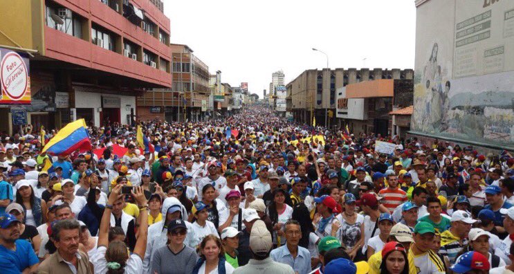 moisesdejesuss's tweet photo. Y que dices de esto @VielmaEsTachira ,Seguro Todos ellos son #terroristas como tú dices #ROLOÈPAJUDO #20Mayo #Tachira #Venezuela #sosvzla https://t.co/P9z3tFCvz5