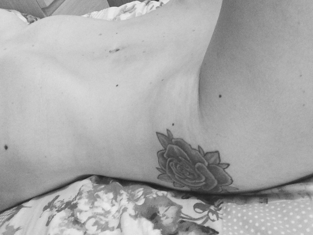 1RareAngel's tweet photo. Good evening x #AngelsKnicks #tattoo #barely #pure #kbgirl @KnickerLover3 @CamGirlsUK @TheBadGirlClub1 https://t.co/bSsuVRK7Py