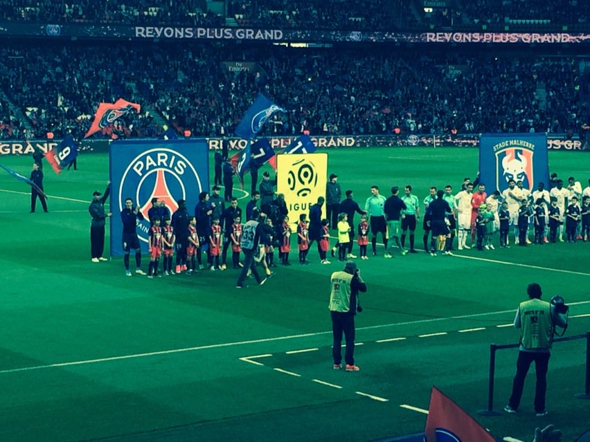 Gatignon_Steph's tweet photo. Dernier match de la saison au Parc @PSG_inside https://t.co/YY24zIG0Cg