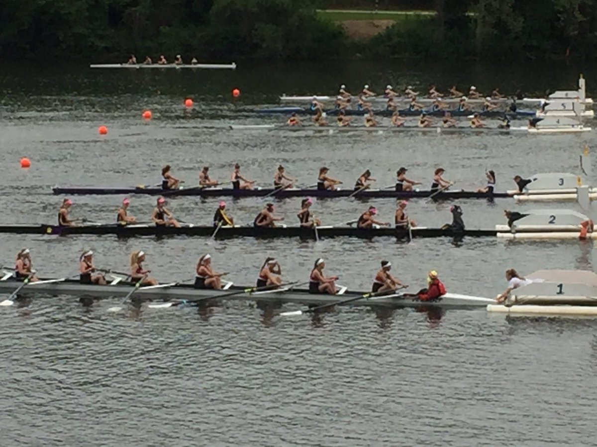 sfsrowers's tweet photo. Lining up... and they're off! https://t.co/QDdaMIxOuX