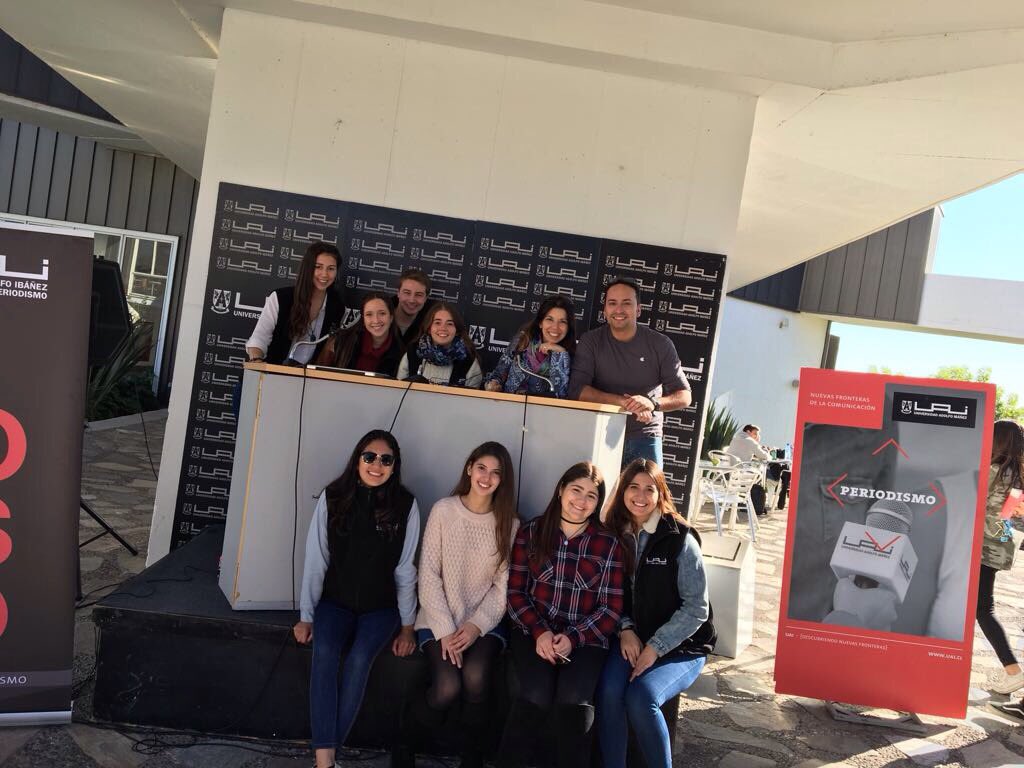 UAI_VINA's tweet photo. Alumnos en Ensayo #PSU visitan stands y se informan de carreras @NegociosUAI @ingenieriaUAI @Psicologia_UAI @DerechoUAI @periodismouai https://t.co/tAHp7NkE8n