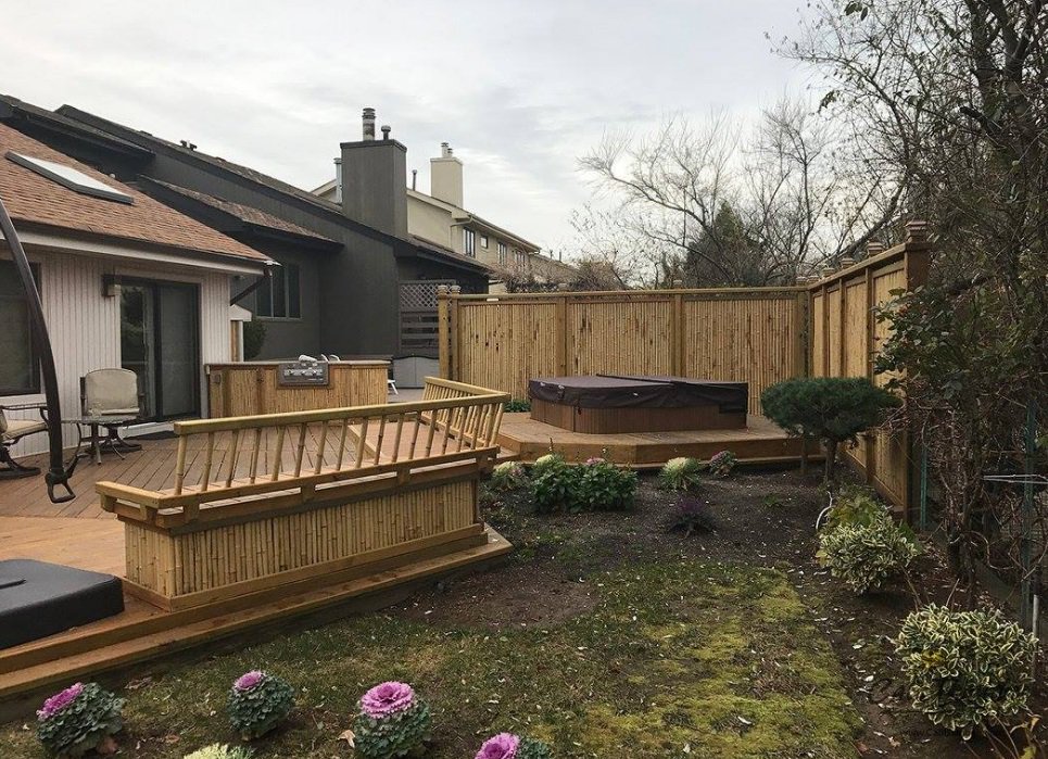 BambooInnovate's tweet photo. The #TripleThreat! #Bamboo #hottub #privacyscreens, bamboo #storage benches AND a bamboo #barbecue to boot! #jealous https://t.co/n8Iz2Juwit