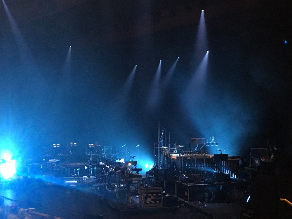 MacTipple's tweet photo. @sashaofficial is not messin about #legend #barbican #re-Fractedlive https://t.co/vQ89rrJVf5