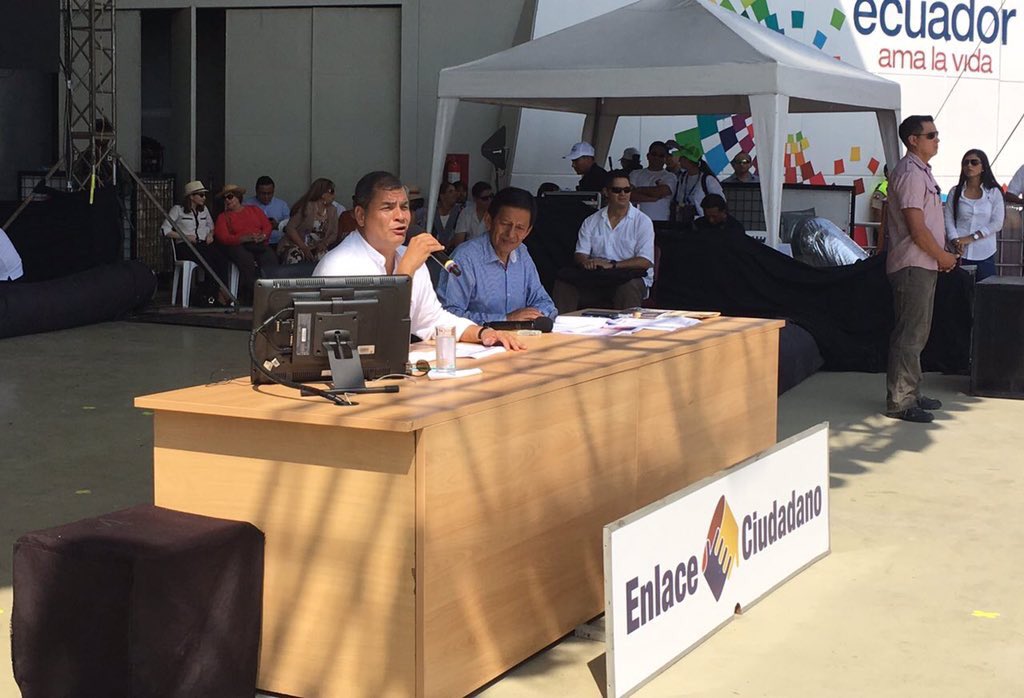 solbuendia's tweet photo. .@MashiRafael ¡Gracias por estos 10 años de promesas cumplidas! ¡Gracias por devolvernos la esperanza! #Enlace523 https://t.co/pLGMFbV5m8
