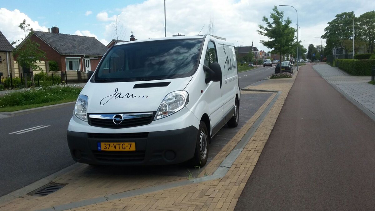 jan_gbm's tweet photo. Busje erbij, geleverd door Dekker Autobedrijf BV. https://t.co/X5pdhJdsYB