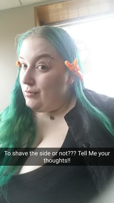 Under cut the right side or no?? Comment!!! Cuz I can't run a poll and a picture at the same time https://t<a href="/tag/manyvids"class="tags"><span>#manyvids</span></a><a href="/tag/mvsales"class="tags"><span>#mvsales</span></a>