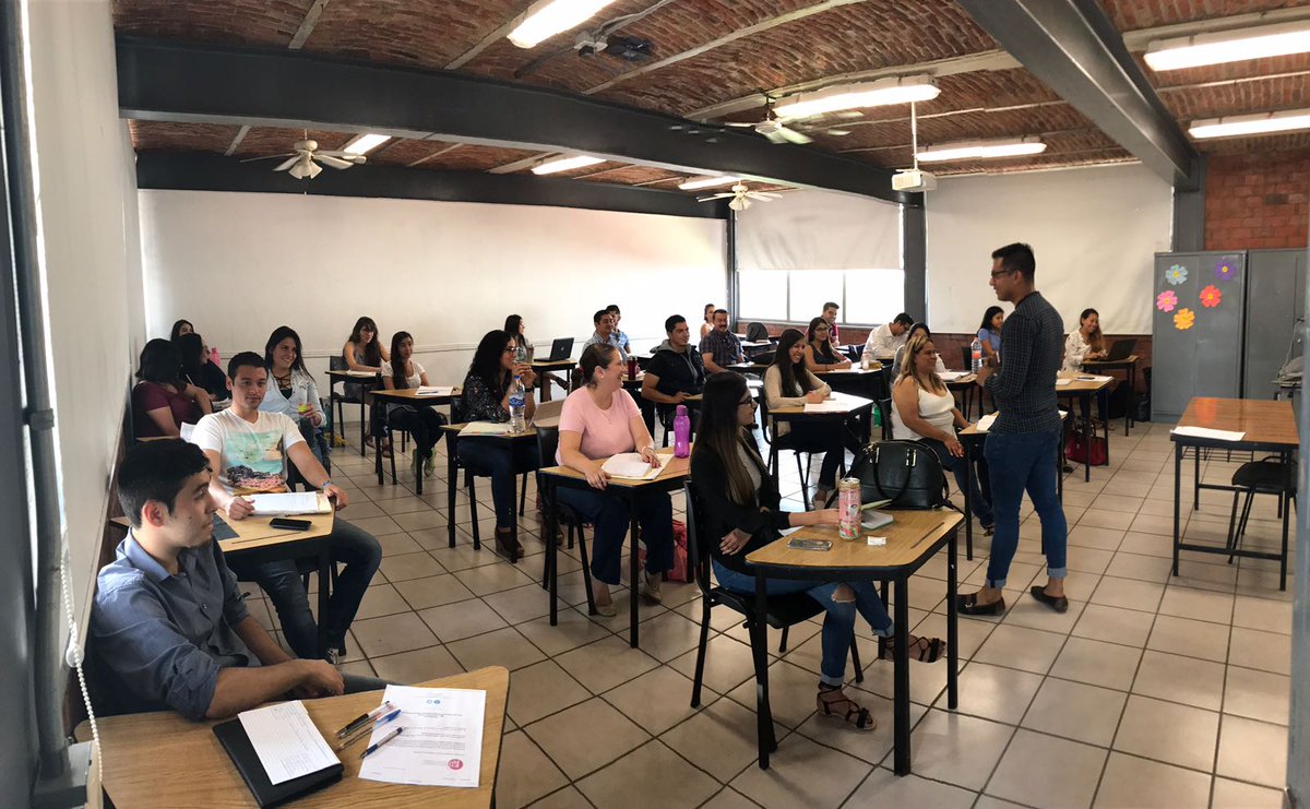 saire83's tweet photo. Más de 650 futuros docentes, capacitación para ingreso  al servicio profesional docente. Acompañamiento  antes, durante y después @pacoayon👍 https://t.co/bPClKMq9Wf