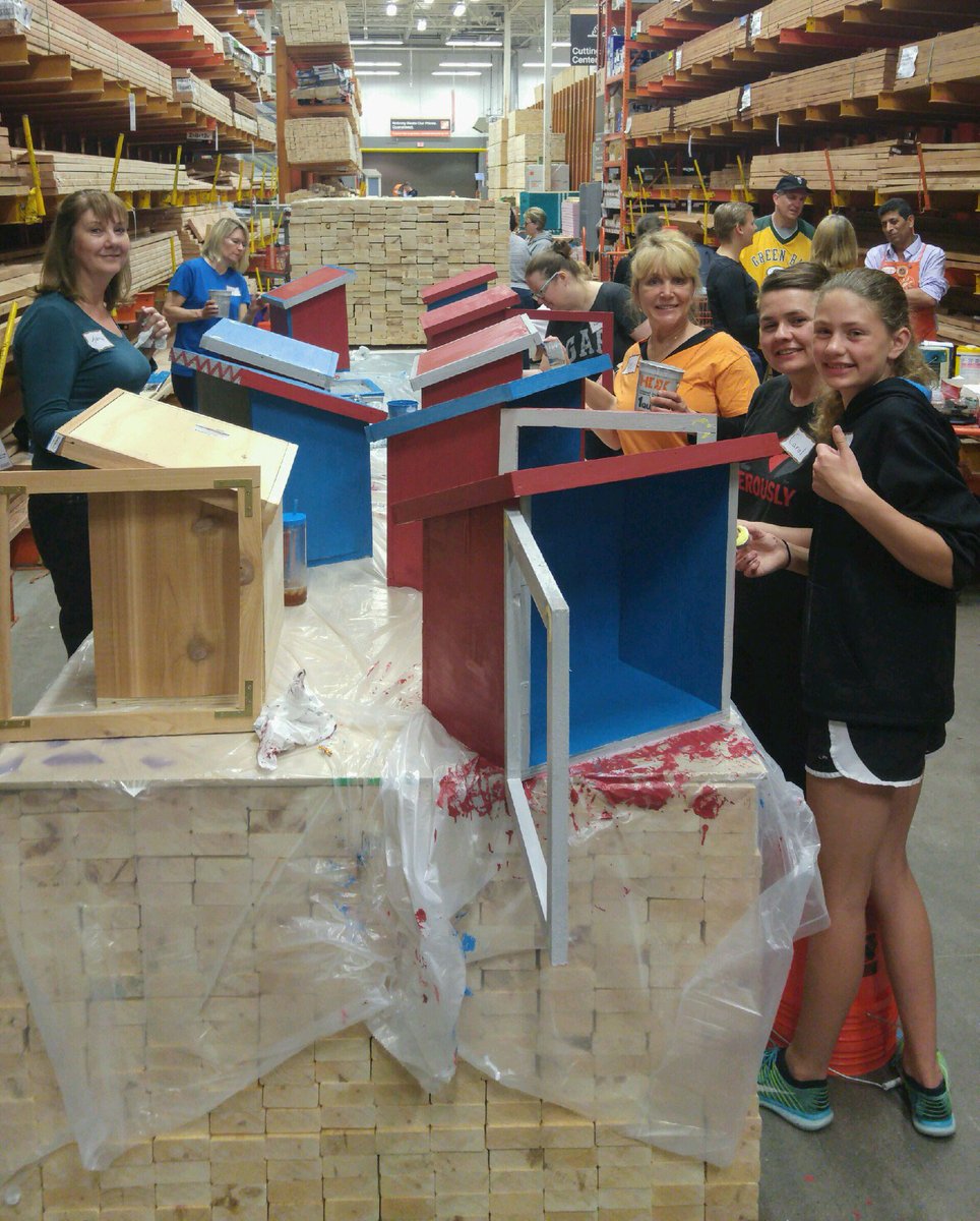 Boktors's tweet photo. Getting involved with the community by building "Blessing boxes" for people in need! Great job team! https://t.co/YS0Y6oqD9X