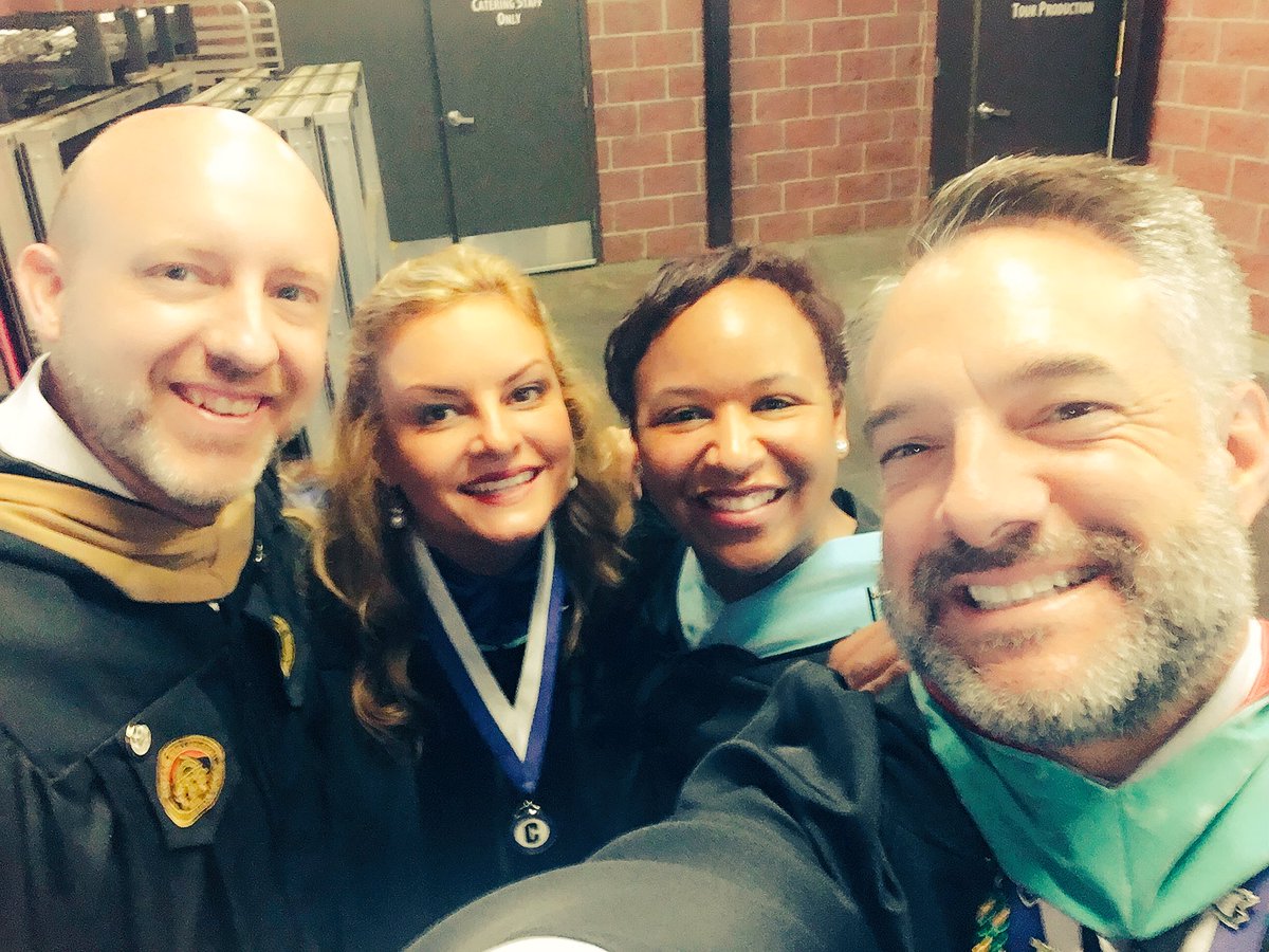 FultonZone7's tweet photo. Thank you @CJ_FCS_NELC @HillsideES @hbprincipal for supporting Centennial Graduation 2017💙🎓 #BackstageSelfie say 🧀! https://t.co/AMaCY2v5FL