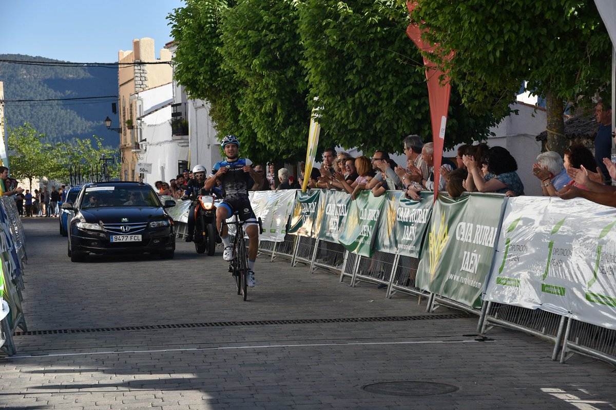 DIEGO PABLO SEVILLA DEMUESTRA SU CLASE EN LA SEGUNDA ETAPA DE LA RUTA A LOS CASTILLOS DE JAEN DASwQZoW0AEWb1A