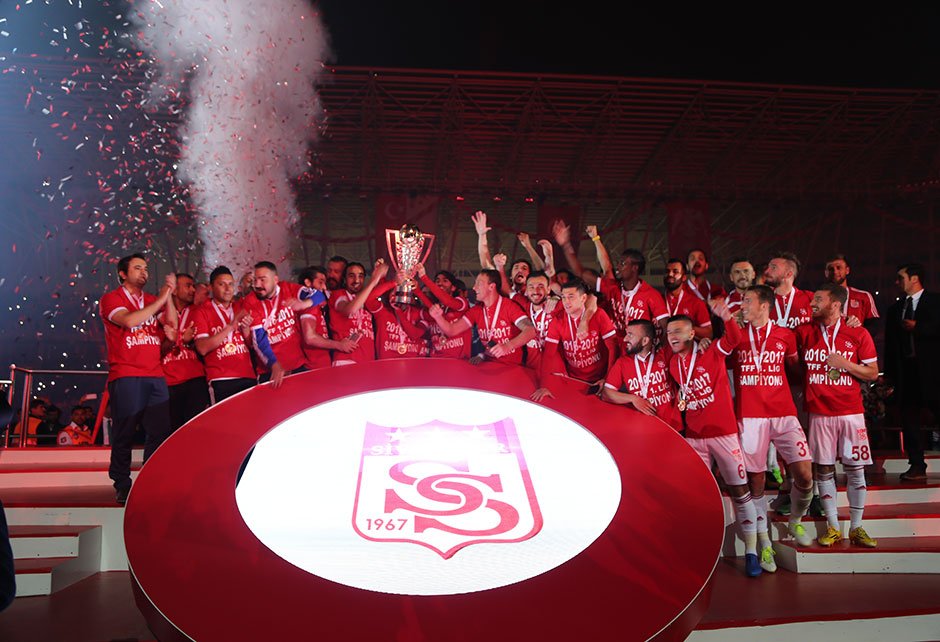 Sivasspor Süper Lig'e kupayla döndü ntvspor.net/futbol/sivassp…