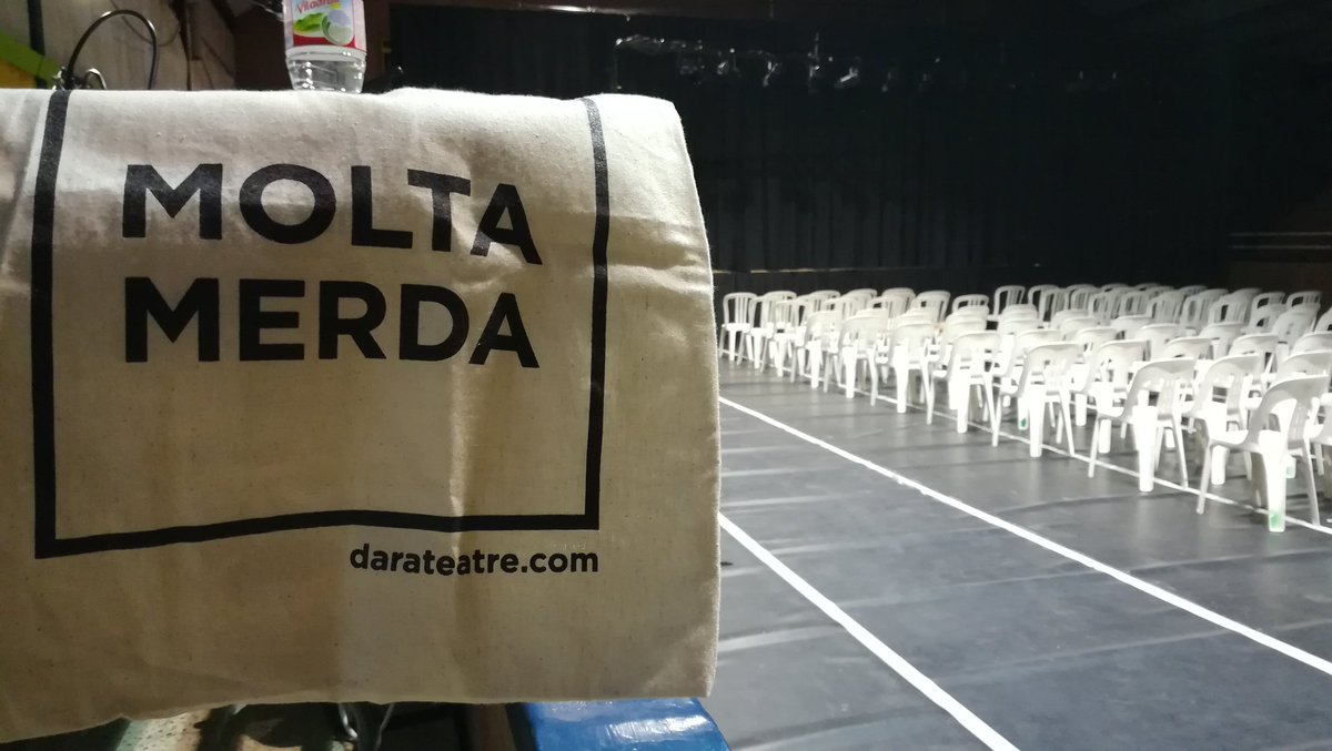 petardet's tweet photo. Ja ho tenim tot apunt per l'estrena de #elbondoctor a #PuigReig molta merda #carriletTeatre!!!!! 💪💪💪 https://t.co/E4zqX9dKqb