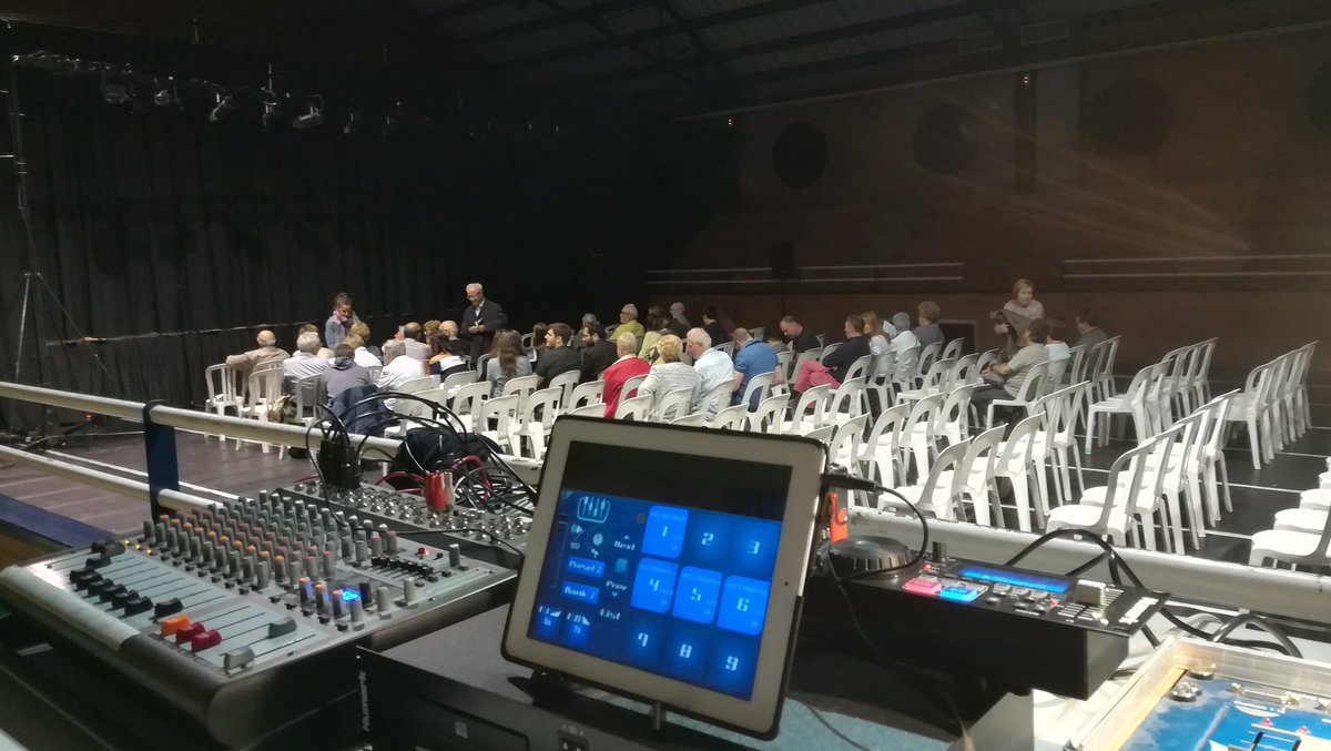 petardet's tweet photo. Ja ho tenim tot apunt per l'estrena de #elbondoctor a #PuigReig molta merda #carriletTeatre!!!!! 💪💪💪 https://t.co/E4zqX9dKqb