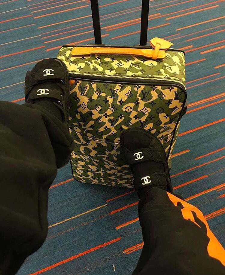 DSTR3SDLUX's tweet image. Travel Mode