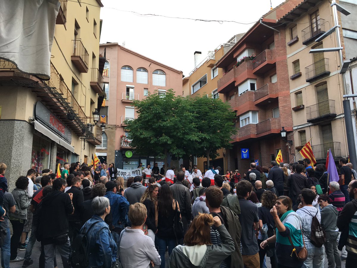 Berga i Vilanova es mobilitzen contra la repressió <a href="/TetiAbsolucio/">Teti Llibertat!</a> <a href="/9devilanova/">9deVilanova</a> #TetiLlibertat #QueEsQuedinACasa