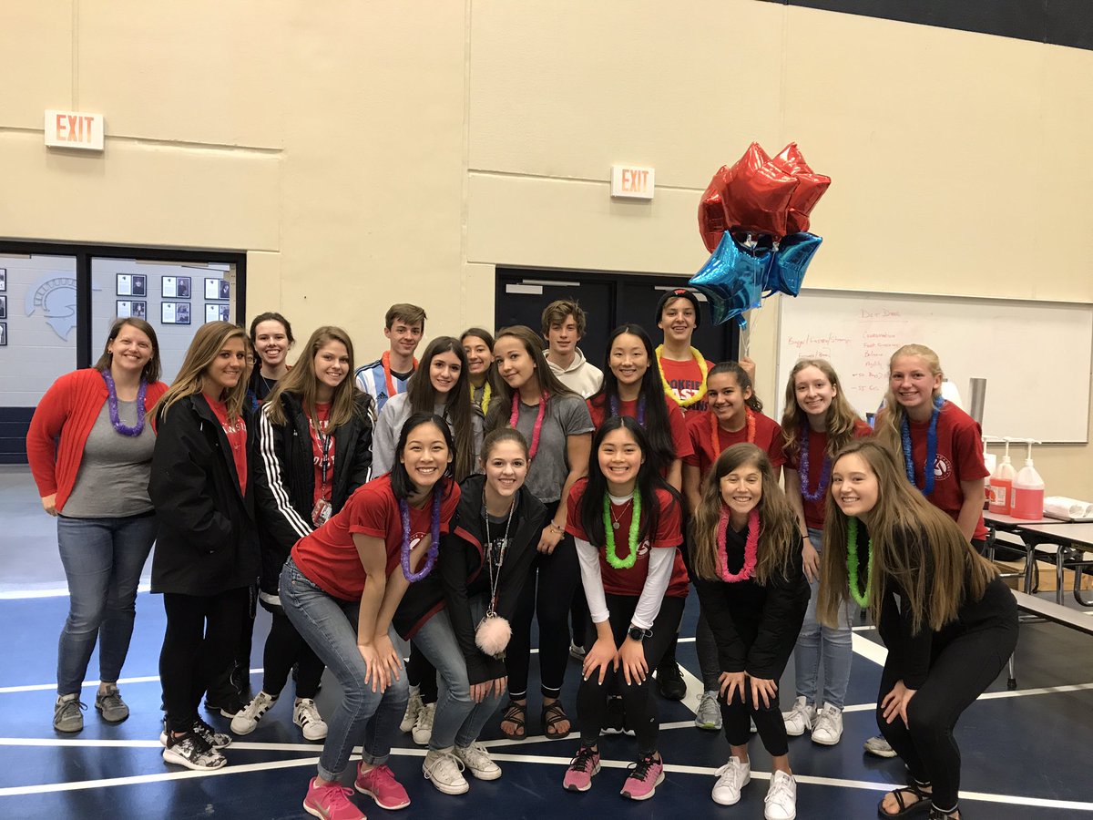 SrtaPaprocki's tweet photo. The weather can't stop us! CFA Leaders hosted a fun field day today! https://t.co/HYKpuW9RfM