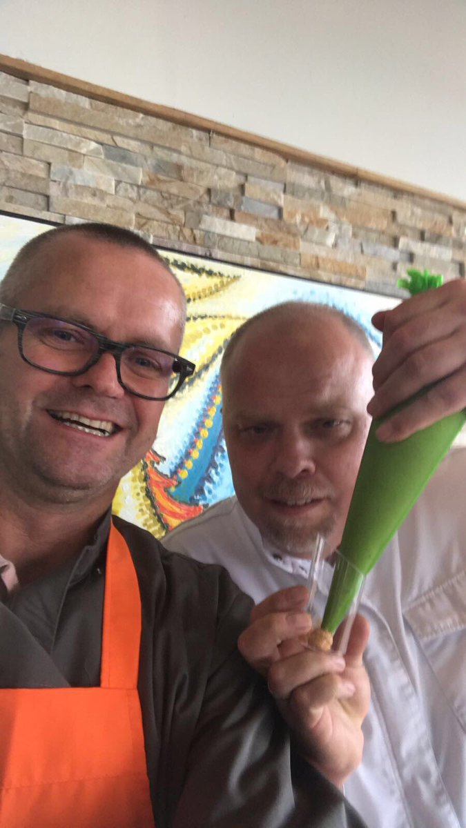 fokkoboelo's tweet photo. Het was weer hard werken #beachfestival#Sligro#Kaapflevo samen met Gerben en Pepijn en Martin 600 exotic bites geserveerd👍 https://t.co/cQElIcYsoB