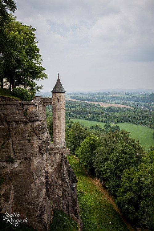 PicStreetFR's tweet photo. Konigstein Fortress, Germany *by Judith Rouge / https://t.co/gT6WqKib6l #travel #voyage #photography #tourism https://t.co/iyE7ZdXSkQ