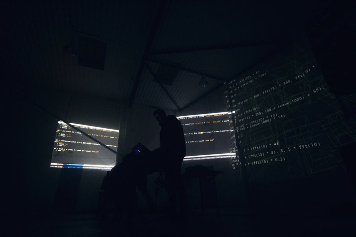 #Algorave: o movimento de #LiveCoding que faz #musicaeletronica de outro nível! bit.ly/2oIqTus