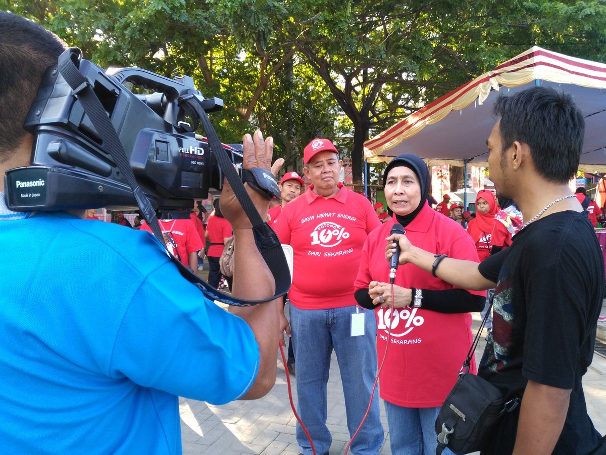 tutialawi's tweet photo. Wawancara media Sulsel terkait #Potong10Persen yg dilakukan serentak di 3 kota oleh @KementerianESDM

#MKSPotong10Persen
#EnergiBerkeadilan https://t.co/fc3xIimlXo
