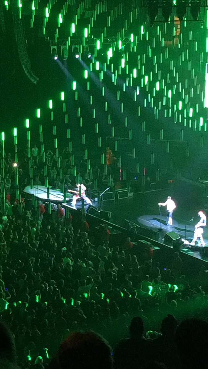 saylor_abby's tweet photo. Red Hot Chili Peppers rocked Cincinnati hard last night! #rockermom #momlife #cincy https://t.co/aiaajtZdoF