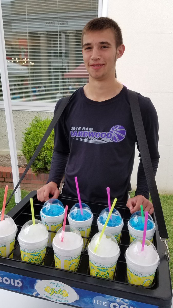 SHSRamathletics's tweet image. Official lemonade salesman! @Zulseast