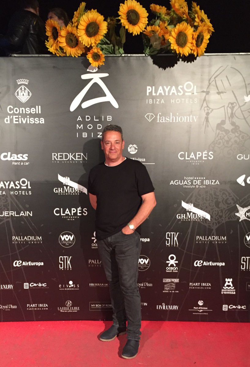 CiudadanosIbiza's tweet photo. Fantástica pasarela #Adlib2017 escaparate de la moda de #Ibiza para todo el mundo. @jlrpoblador @CiudadanosIbiza https://t.co/4SF7mnyegI