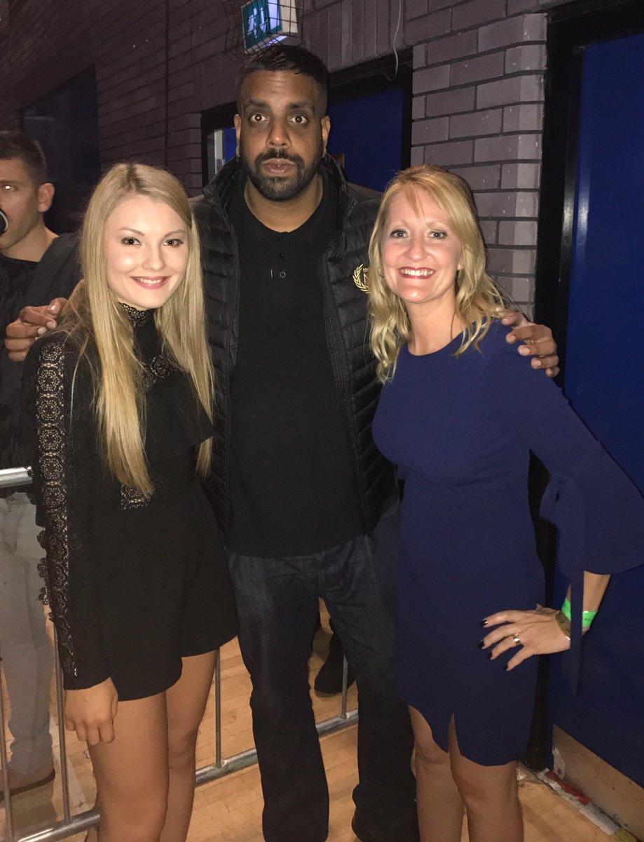 ColinLynes's tweet photo. Nice to see @KuganCassius @IFLTV met some of the #family last night 😁#wife #daughter #lynoshalfcentury @MTKLondon https://t.co/0VLeIMli3c