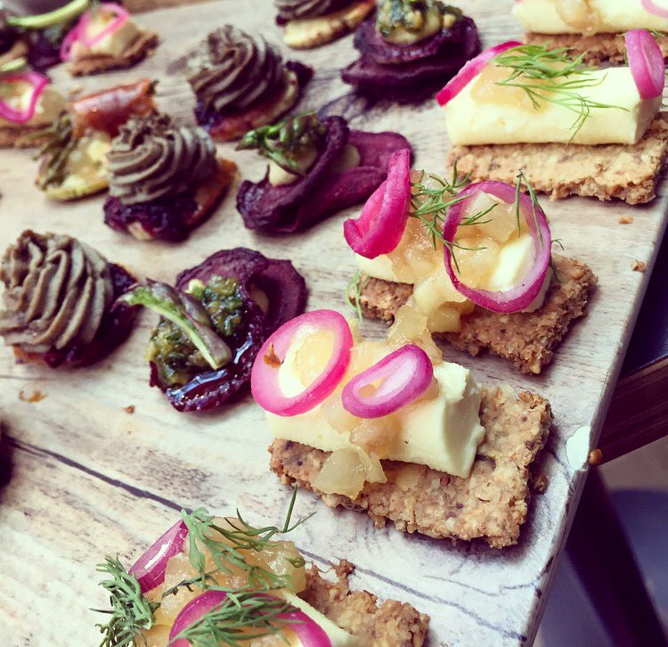 eatsleepchic_ie's tweet photo. Some very tasty canapés in @Airbnb HQ Dubling today. With #glutenfree options too 🍴👏🏻 Super excited to take a trip w/ #airbnb #oscailte2017 https://t.co/Pf5XMEiIIt