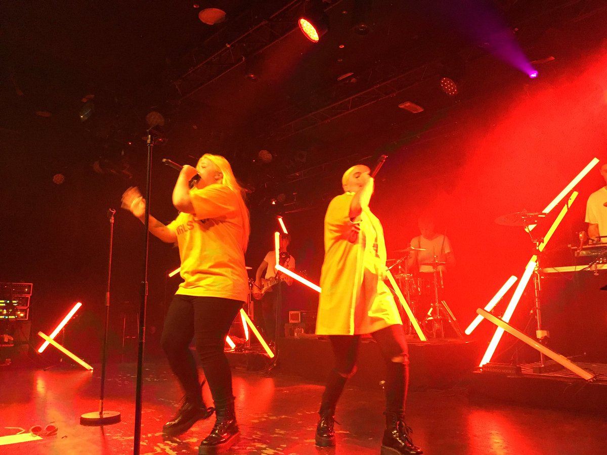 LondonCallingNL's tweet photo. @almacyber weet wel hoe je een feestje moet geven en deze pre-party goed afsluit. #londoncallingfestival #cyberalma https://t.co/1QXuF1JGRX