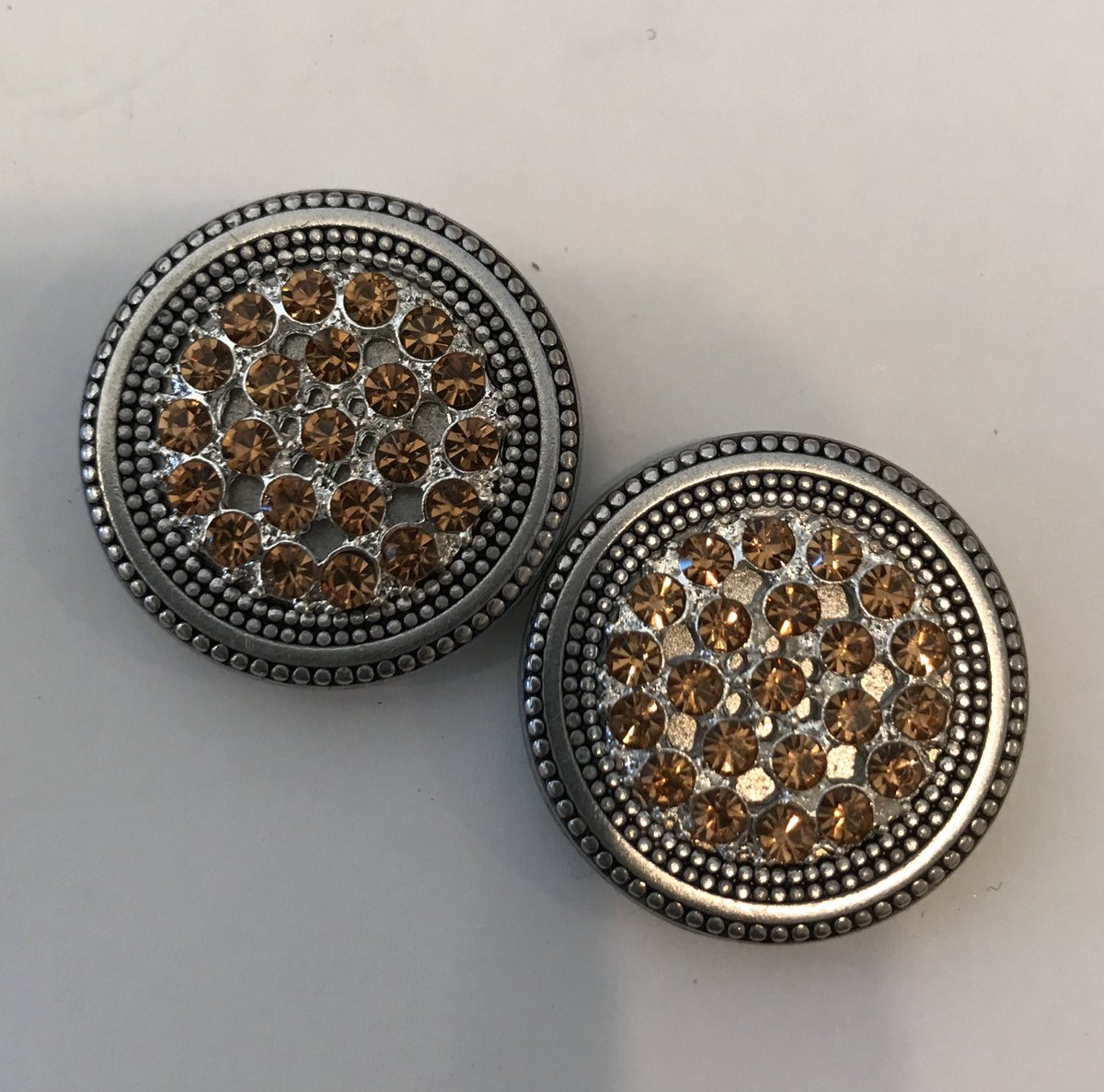 Magnebutton's tweet image. Champagne Crystals have arrived!