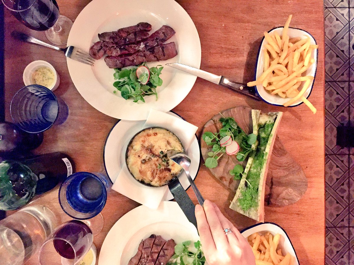 FoodGoblin1's tweet image. Steak frites and bernaise sauce - barely a £15 snip at @BordelaiseSW17 in Tooting Market.