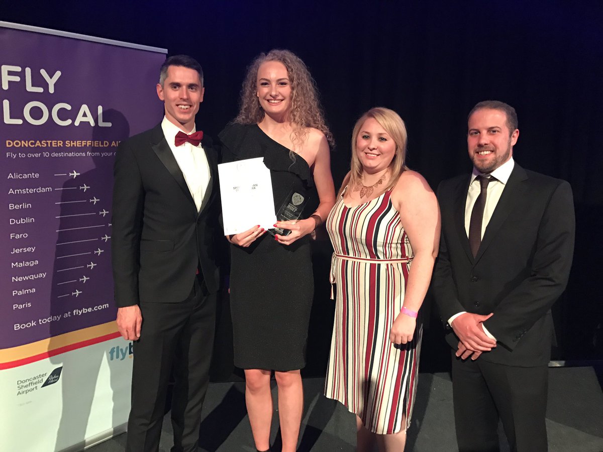 Now to recognise an outstanding athlete... Our Sports Woman of the Year is <a href="/SHUvolleyball/">Hallam Volleyball</a> <a href="/EvaBorrowdale/">~~EB~~</a> 🏐 #SHUSportsball