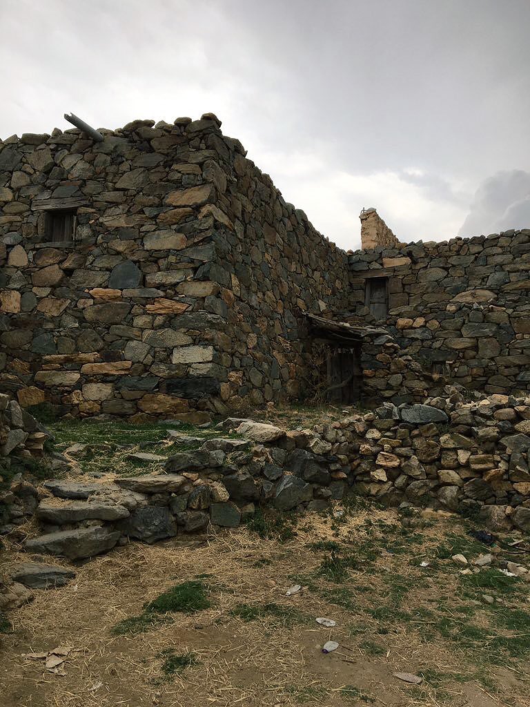 DATGes0XoAAPafs.jpg (768×1024)