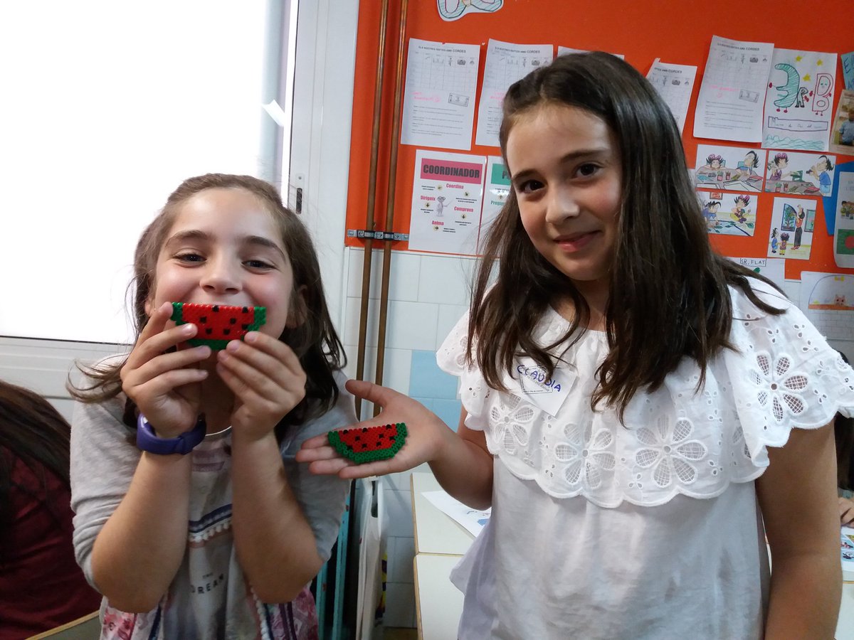 Patricia_mdc's tweet photo. Uns grans artistes al taller de Hama a la Campanya Solidària! #Prokarde #ProjectePeru @escolamdcprat https://t.co/rlFaBlWpjf