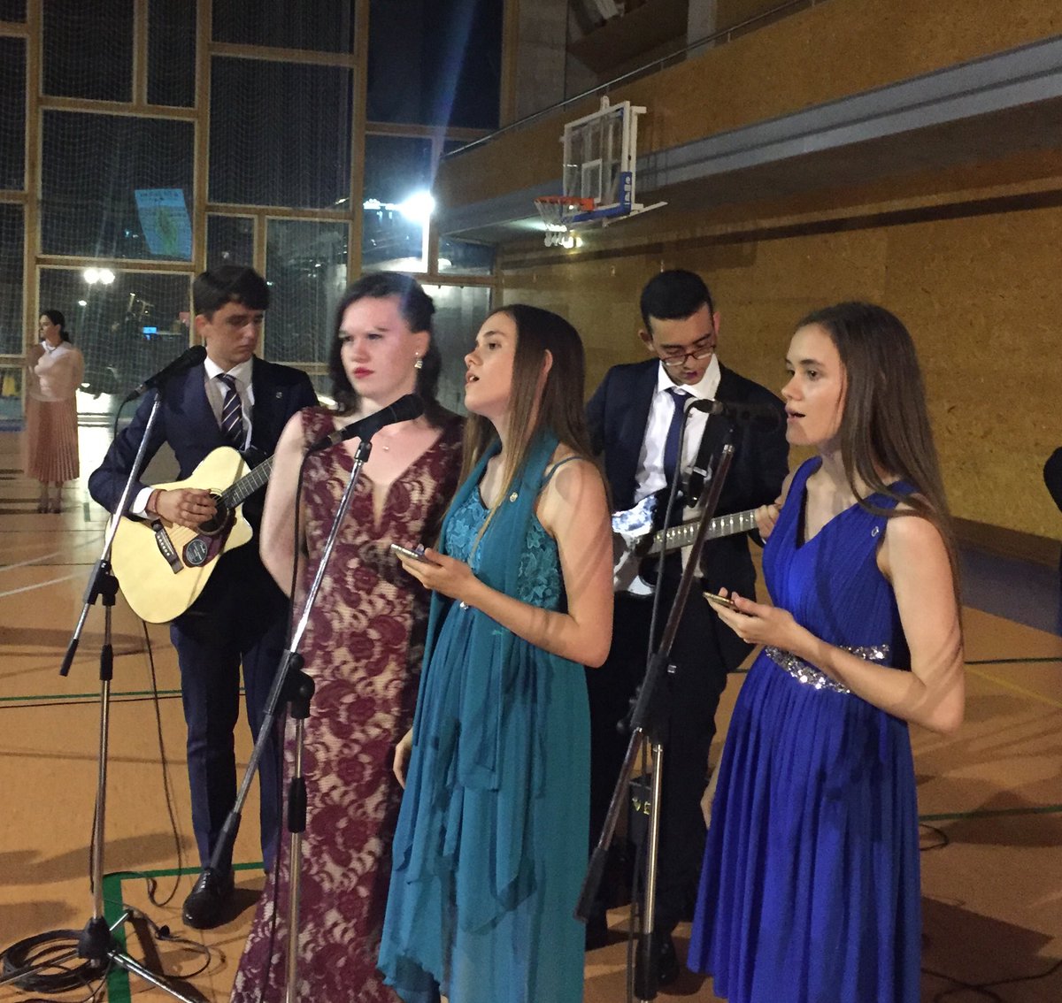 lasallesi's tweet photo. Brillantes actuaciones musicales de nuestros alumn@s durante la celebración de la ceremonia #promo68 https://t.co/E0MV2HI4RR