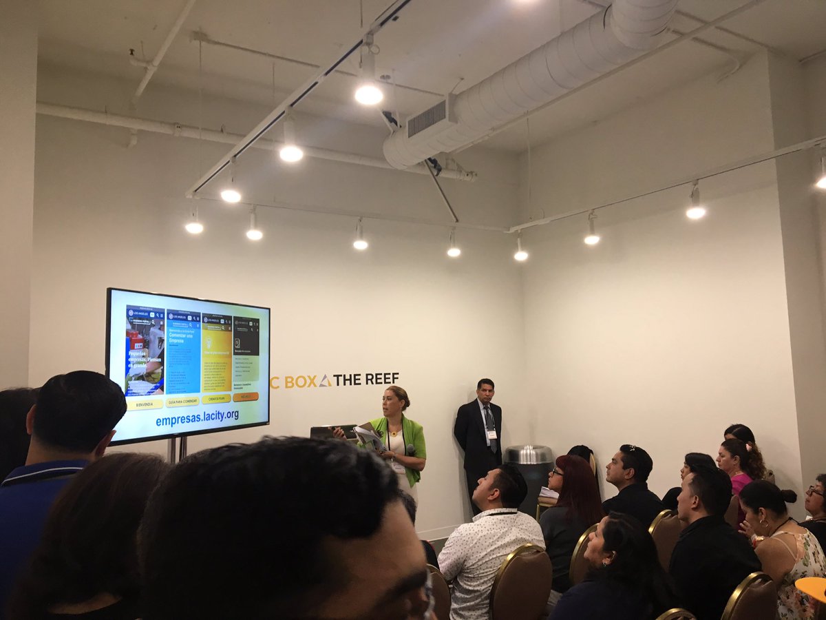 EileenLaSanchez's tweet photo. Lines and lines for @MayorOfLA series of entrepreneurship workshops en Español @PosibleLA!! https://t.co/vS1cA4FHP1!! https://t.co/K4gZwbuRc4