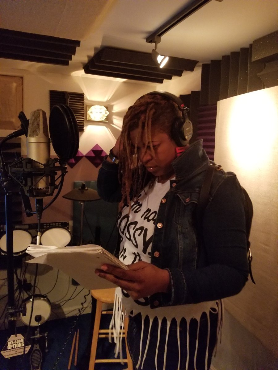 KNOIAMUSIC's tweet photo. Guess who mixtape almost finished? #HEAVIESONLYMIXTAPE #HEAVIESONLY #CHICAGO VIA @PSYCODRAMAPSYDE THE Legend! https://t.co/NfhNYwJQ5M