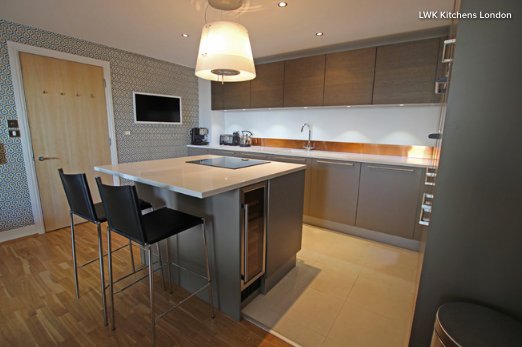 MilanStoneworks's tweet photo. If your kitchen is small, don't assume an island won’t be possible. #KitchenDesign #KitchenIsland https://t.co/xSJXRQykDm https://t.co/qb1BicVzzU