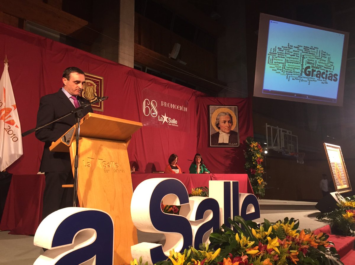 lasallesi's tweet photo. El H. Maximiliano Nogales, Director del Centro, toma la palabra para felicitar a la #promo68, familiares y comunidad educativa https://t.co/a5oY1LU1Yl