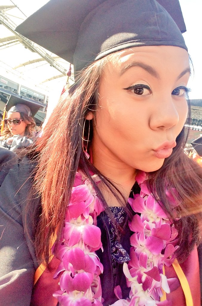 heyalexnegrete's tweet photo. Oh yeah and that quick self as you wait to go up on stageππ #csudhgrad17 https://t.co/eRouo2Fqq8